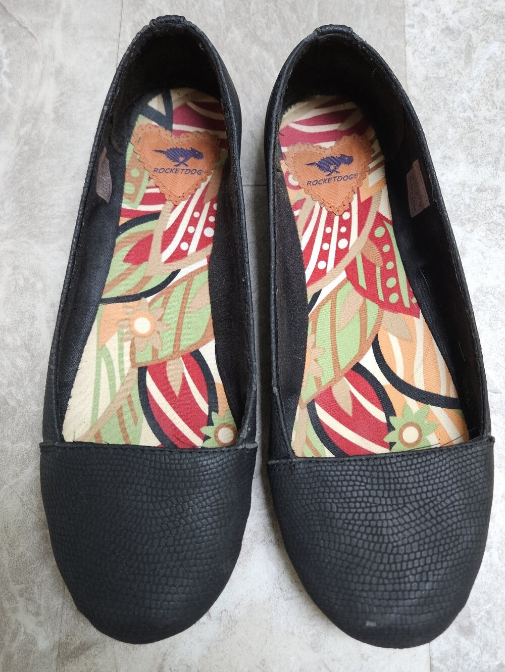 Black Flats. EUC.